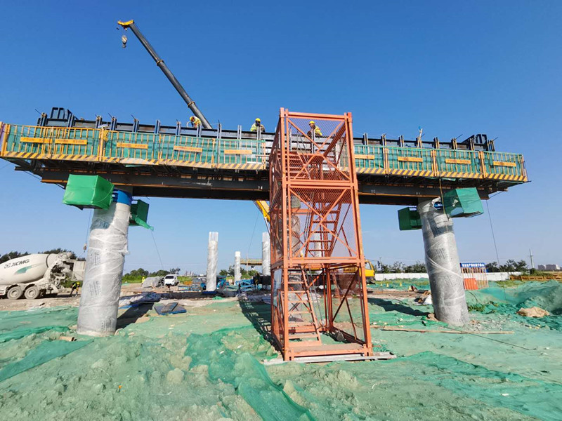 图片：2020年9月+盖梁首件浇筑完成+刘万东摄 (2)_副本.jpg