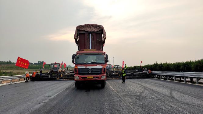 照片3.jpg 照片3.jpg